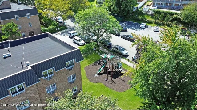 $209,000 | 392 Maryland Avenue, Unit 2B | Rosebank