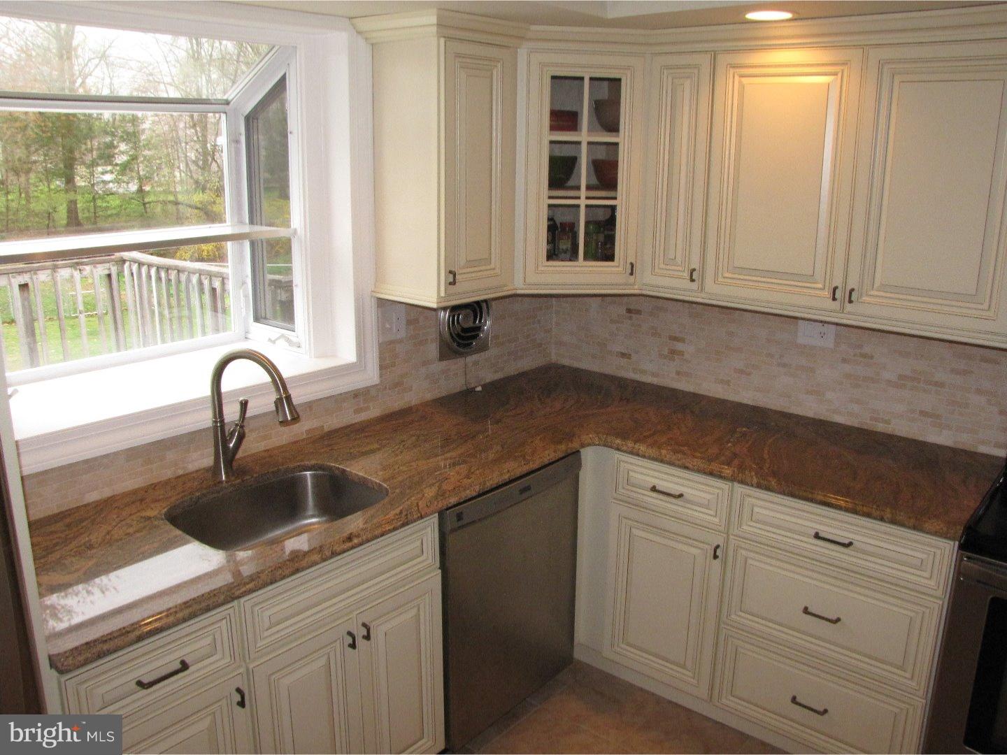 640 Claire Road Warminster, PA 18974 - Photo 8 of 22 Kitchen