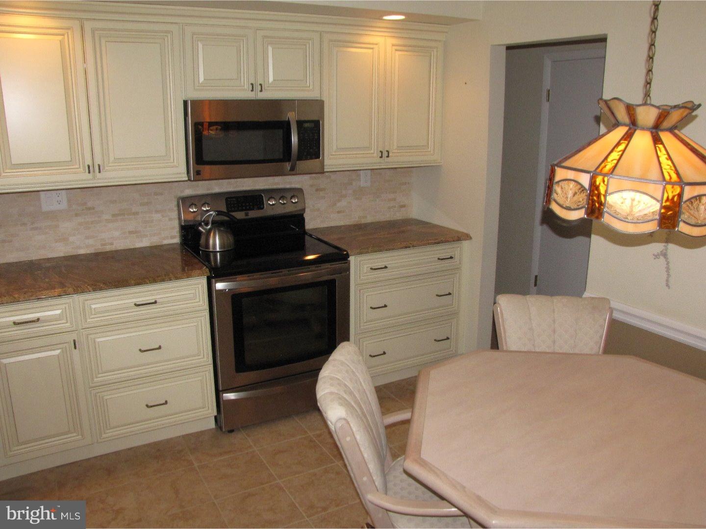 640 Claire Road Warminster, PA 18974 - Photo 9 of 22 Kitchen