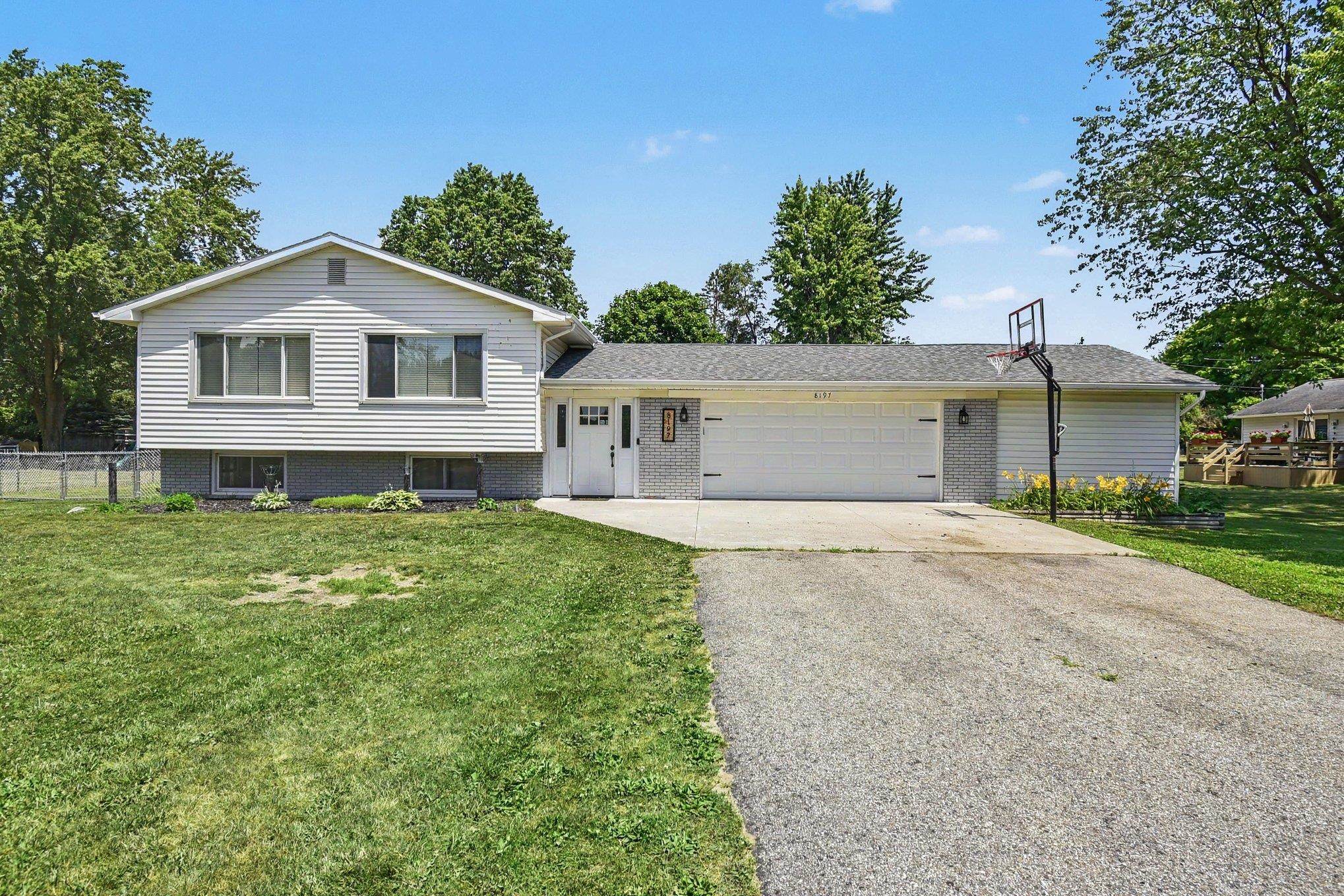8197 South Federal Road Shepherd, MI 48883 - Photo 9 of 41