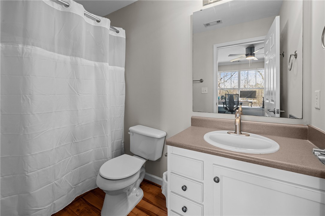 433 Harts Cove Way Seneca, SC 29678 - Photo 15 of 24 Bath 3 - tub/shower unit