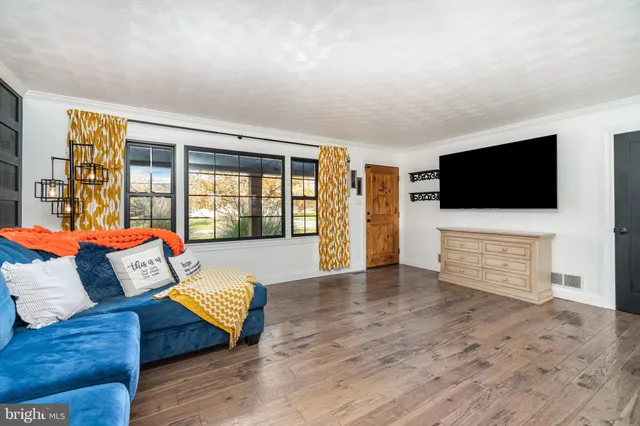 $975,000 | 1008 Piketown Road, Harrisburg, PA 17112