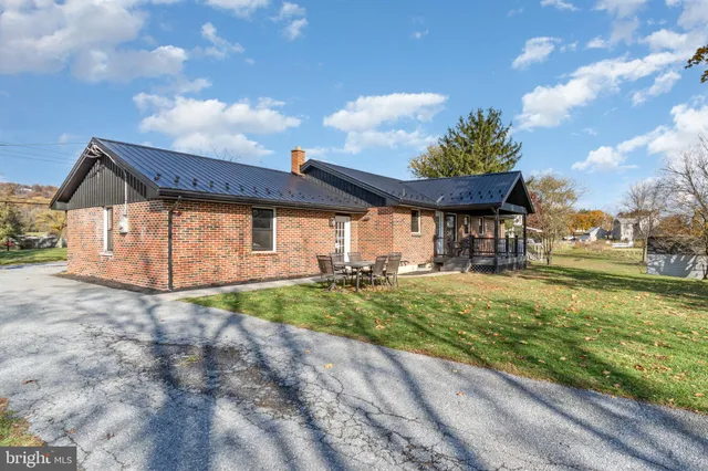 $975,000 | 1008 Piketown Road, Harrisburg, PA 17112