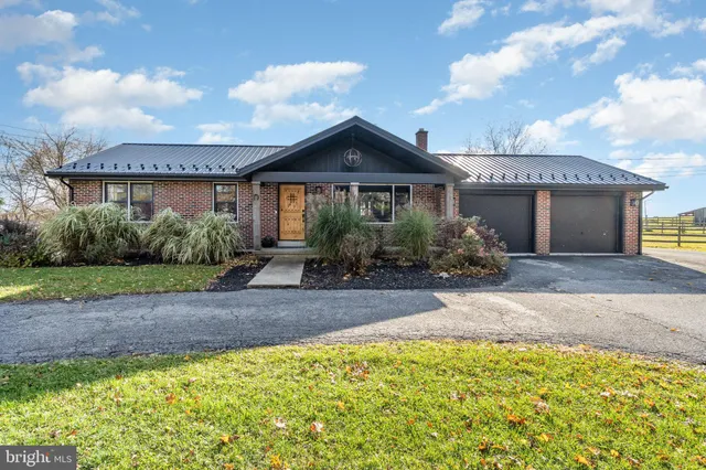 $975,000 | 1008 Piketown Road, Harrisburg, PA 17112