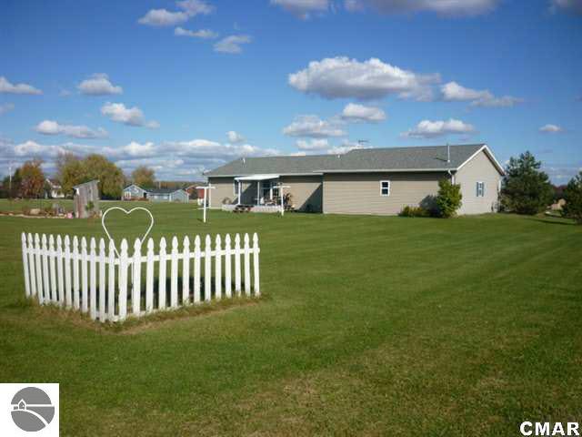 370 South Crawford Road Mount Pleasant, MI 48858 - Photo 6 of 22 1773193-5.JPG