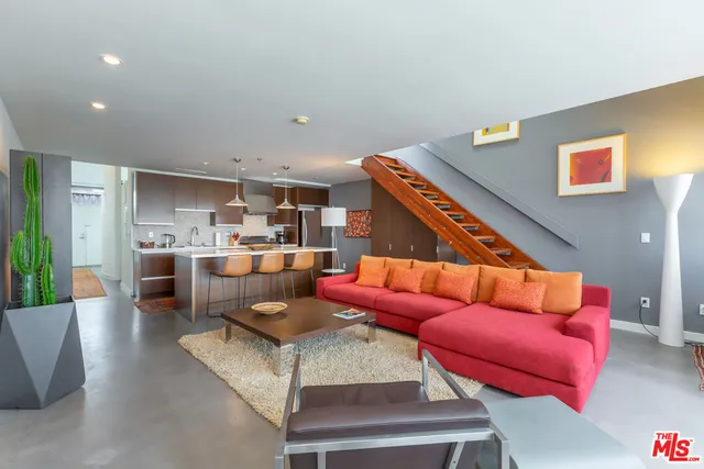 $1,225,000 | 615 Hampton Drive, Unit A304, Venice, CA 90291