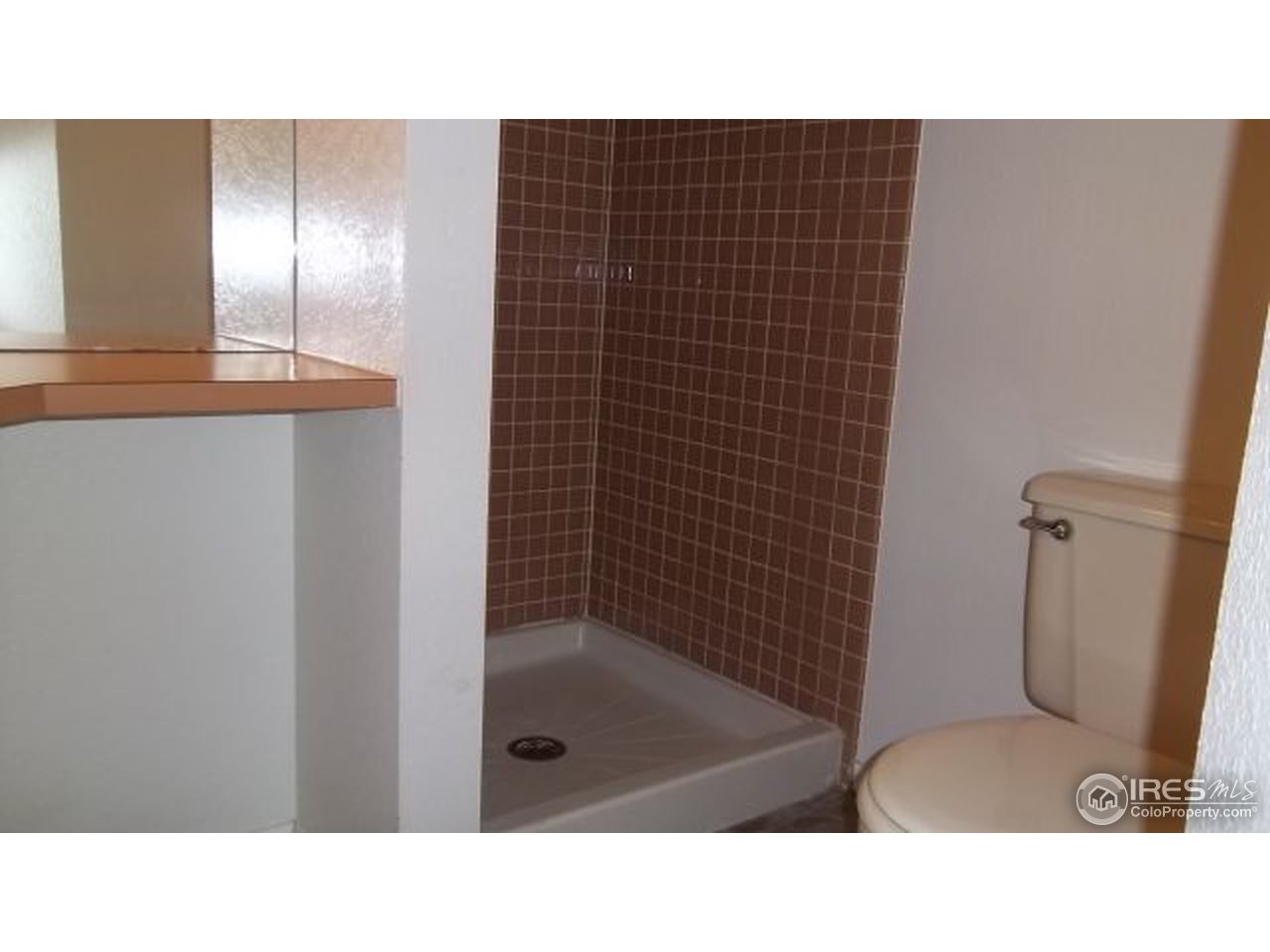 5046 Buckingham Road, Unit 6 Boulder, CO 80301 - Photo 19 of 23 Master bath shower