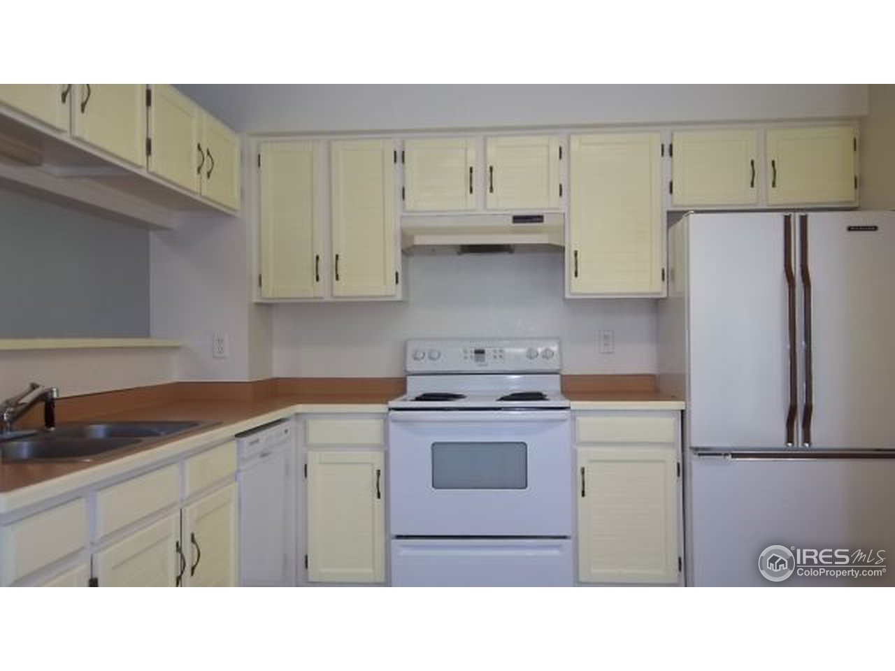 5046 Buckingham Road, Unit 6 Boulder, CO 80301 - Photo 9 of 23 Lots of cabinets