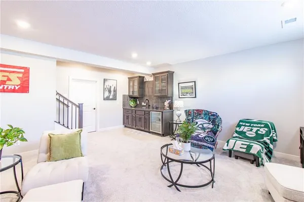 $565,000 | 520 Southeast David Road, Lee's Summit, MO 64082