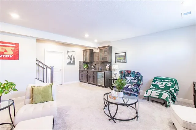 $565,000 | 520 Southeast David Road, Lee's Summit, MO 64082