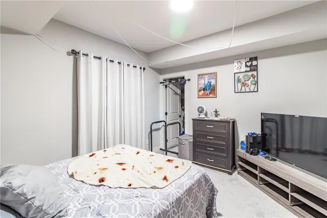 $565,000 | 520 Southeast David Road, Lee's Summit, MO 64082