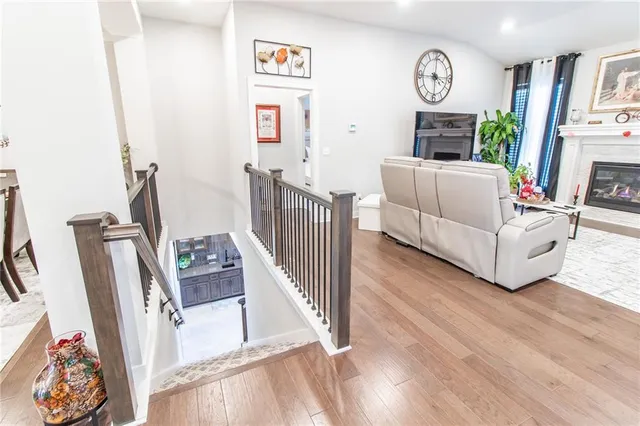 $565,000 | 520 Southeast David Road, Lee's Summit, MO 64082