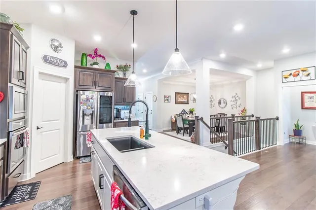 $565,000 | 520 Southeast David Road, Lee's Summit, MO 64082