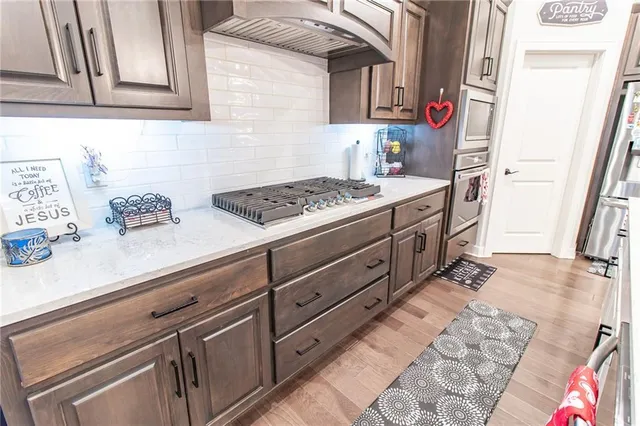 $565,000 | 520 Southeast David Road, Lee's Summit, MO 64082