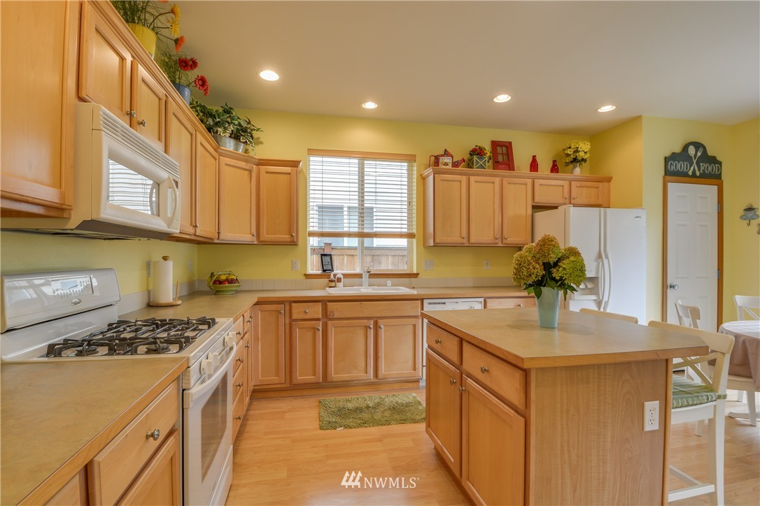 4624 152nd Place Southeast Bothell, WA 98012 - Photo 7 of 23