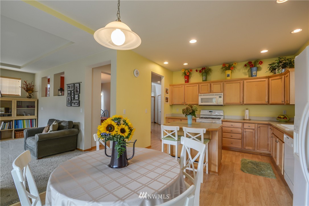 4624 152nd Place Southeast Bothell, WA 98012 - Photo 8 of 23