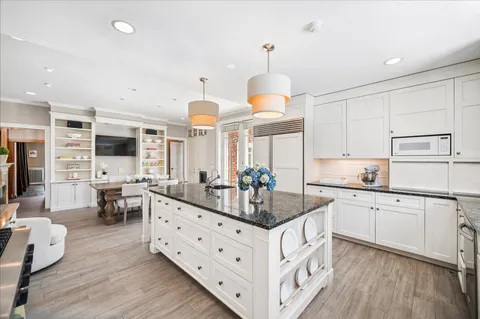 $3,995,000 | 800 Bryant Avenue, Winnetka, IL 60093