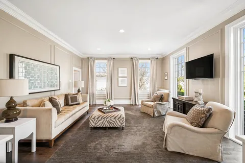 $3,995,000 | 800 Bryant Avenue, Winnetka, IL 60093