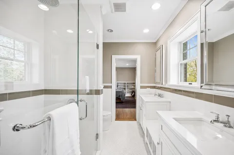 $3,995,000 | 800 Bryant Avenue, Winnetka, IL 60093