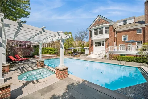 $3,995,000 | 800 Bryant Avenue, Winnetka, IL 60093