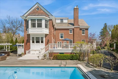 $3,995,000 | 800 Bryant Avenue, Winnetka, IL 60093
