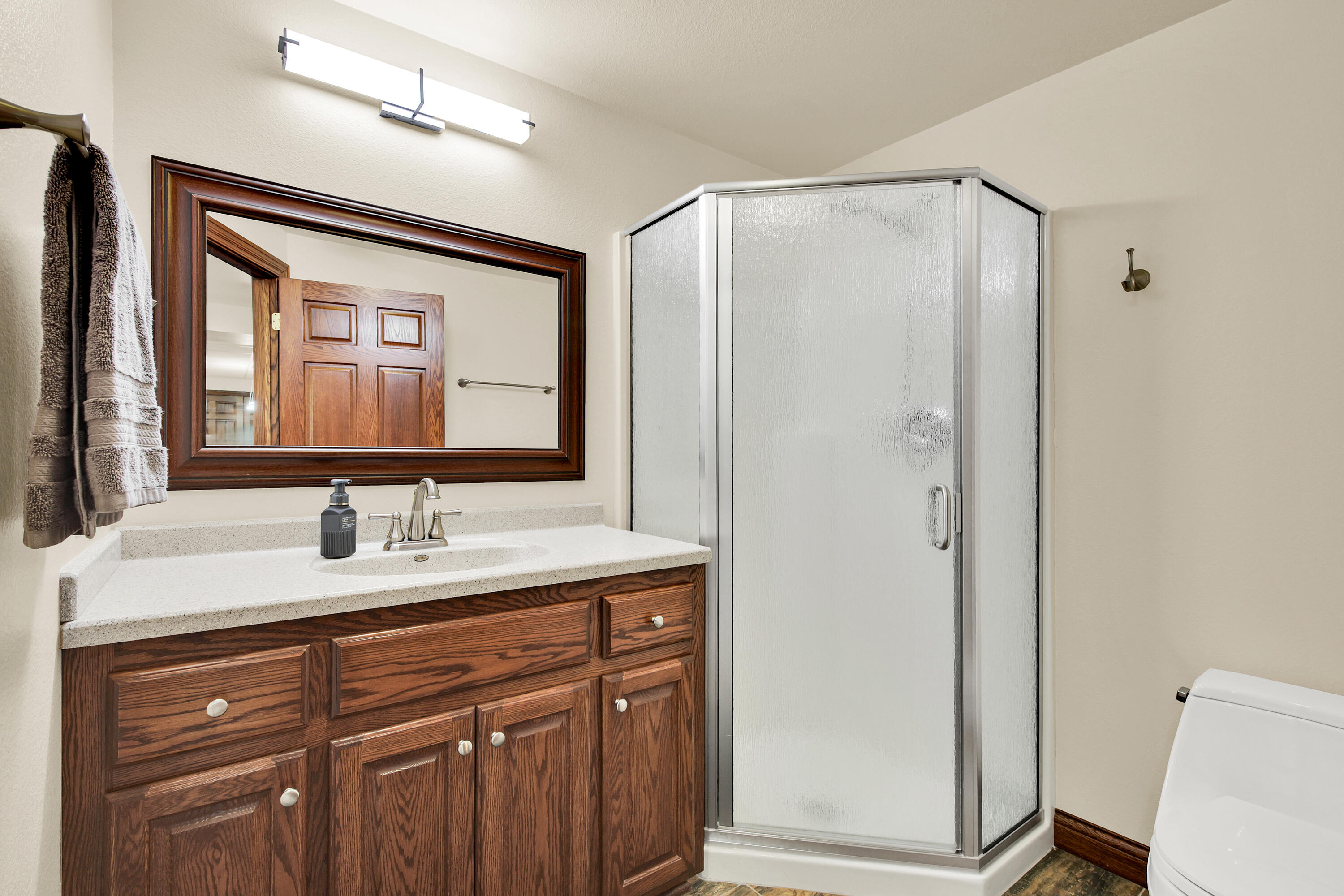 615 Kettle Ridge Richfield, WI 53017 - Photo 28 of 44 LL Full Bath