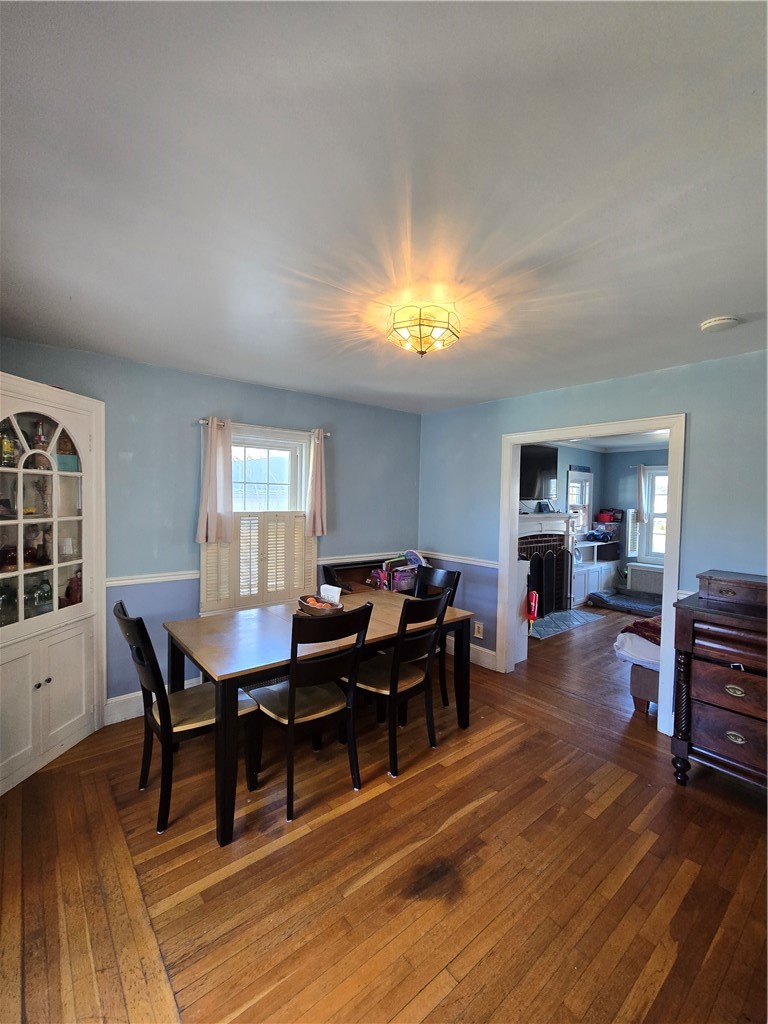 42 Netherlands Avenue Cranston, RI 02905 - Photo 4 of 39