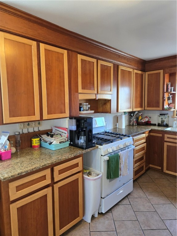 42 Netherlands Avenue Cranston, RI 02905 - Photo 10 of 39