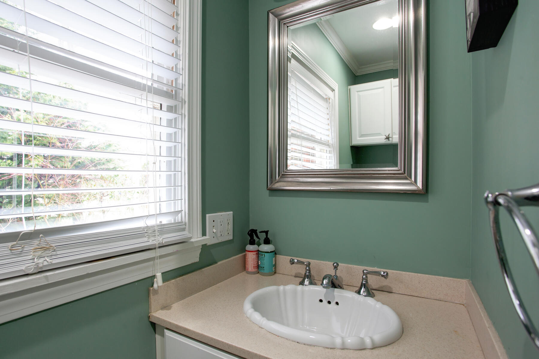 321 Tower Hill Road Osterville, MA 02655 - Photo 33 of 43 a bathroom with a sink and a window
