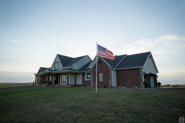 $3,099,995 | 5721 Northwest Humphrey Road, Topeka, KS 66618