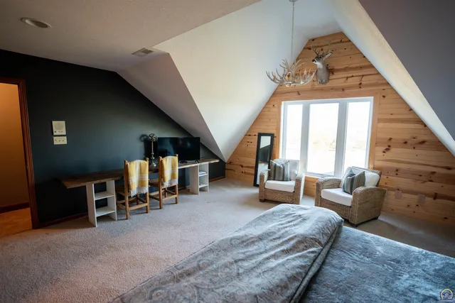 $3,099,995 | 5721 Northwest Humphrey Road, Topeka, KS 66618