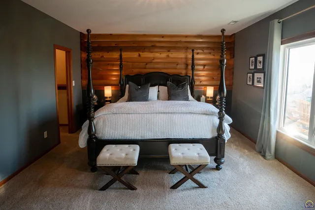 $3,099,995 | 5721 Northwest Humphrey Road, Topeka, KS 66618