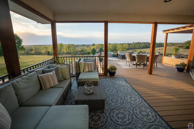 $3,099,995 | 5721 Northwest Humphrey Road, Topeka, KS 66618