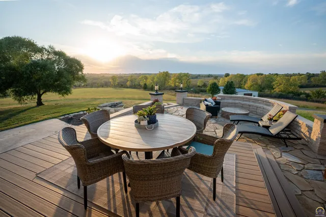 $3,099,995 | 5721 Northwest Humphrey Road, Topeka, KS 66618