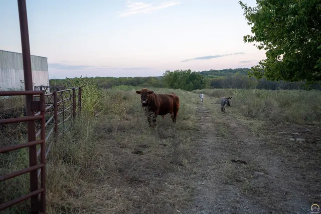 $3,099,995 | 5721 Northwest Humphrey Road, Topeka, KS 66618