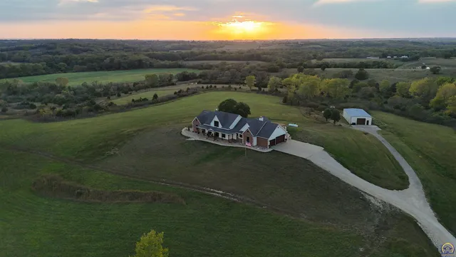 $3,099,995 | 5721 Northwest Humphrey Road, Topeka, KS 66618