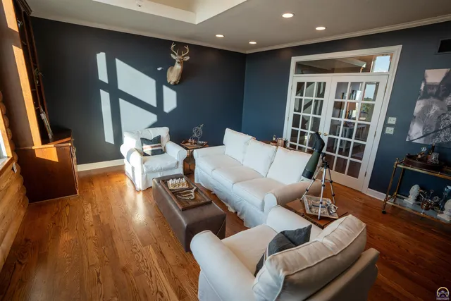 $3,099,995 | 5721 Northwest Humphrey Road, Topeka, KS 66618