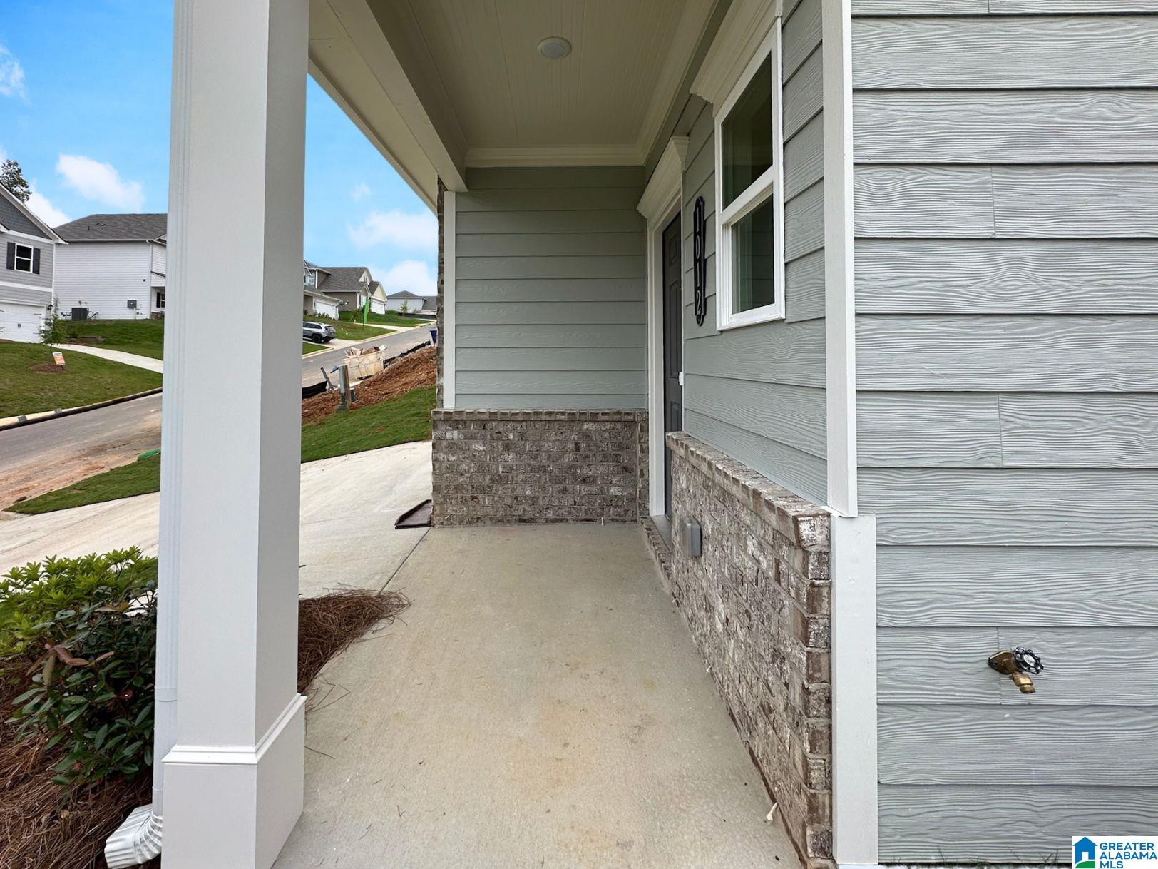 1012 Pinnacle Parkway Leeds, AL 35094 - Photo 2 of 35