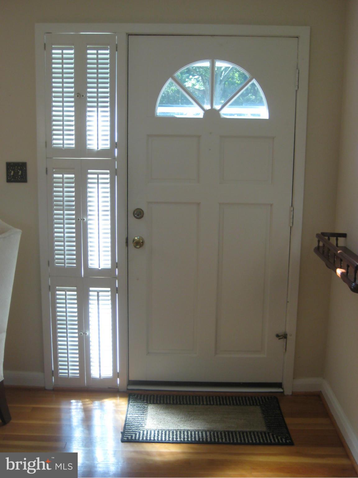 319 Quaker Ridge Road Lutherville-Timonium, MD 21093 - Photo 9 of 30 Interior Front entrance