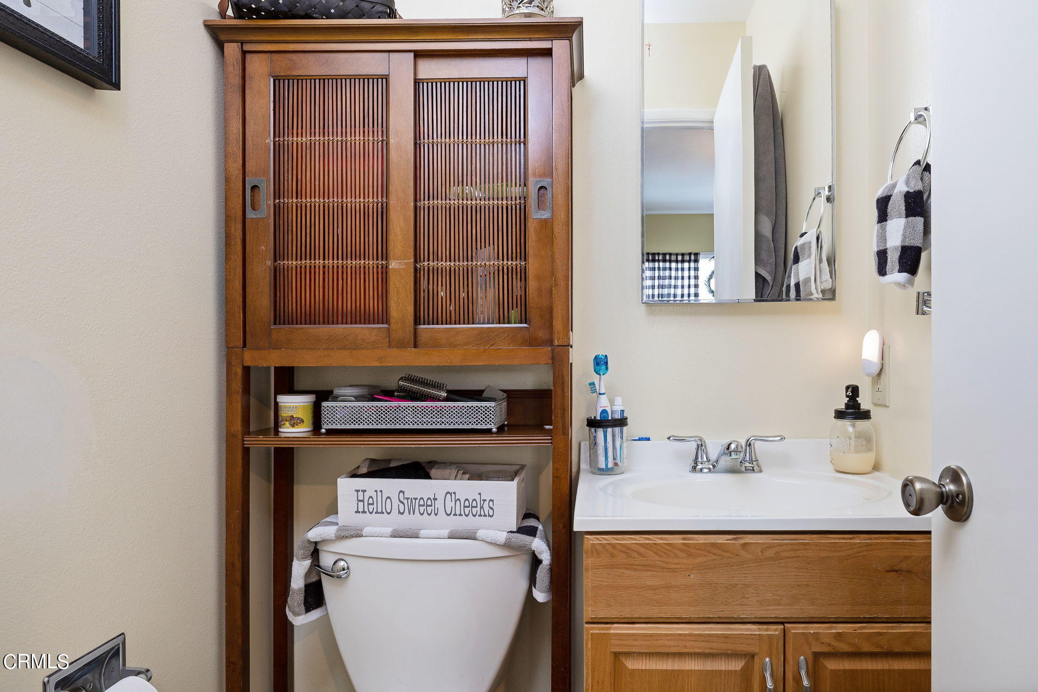 921 North M Street Oxnard, CA 93030 - Photo 13 of 32 1/2 Bath Unit A