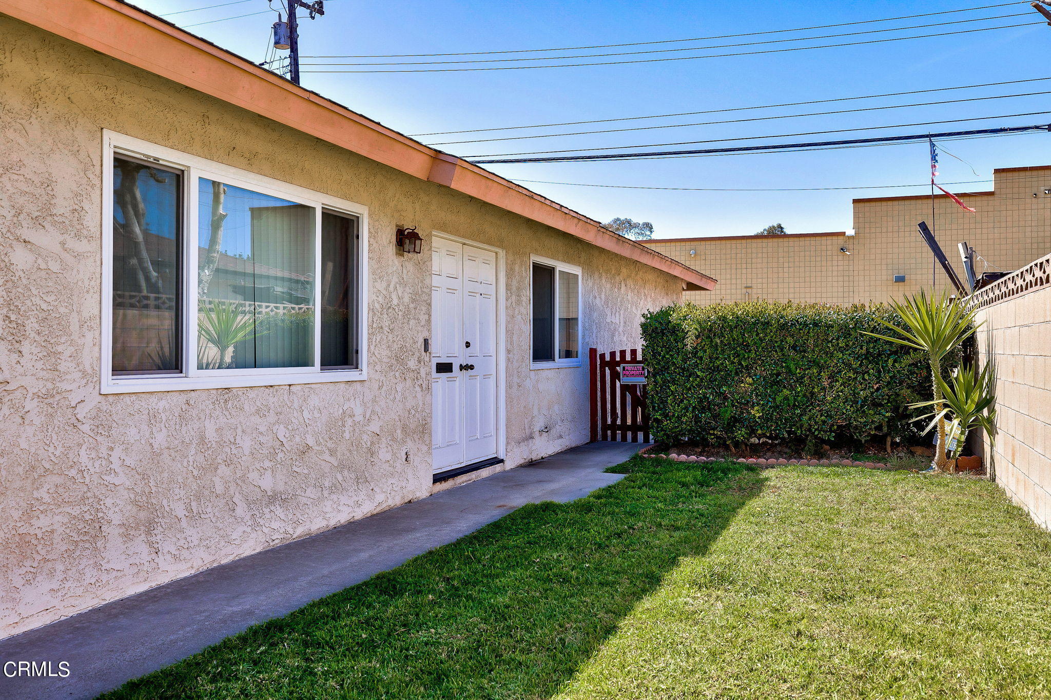 921 North M Street Oxnard, CA 93030 - Photo 16 of 32 Unit B Side Yard