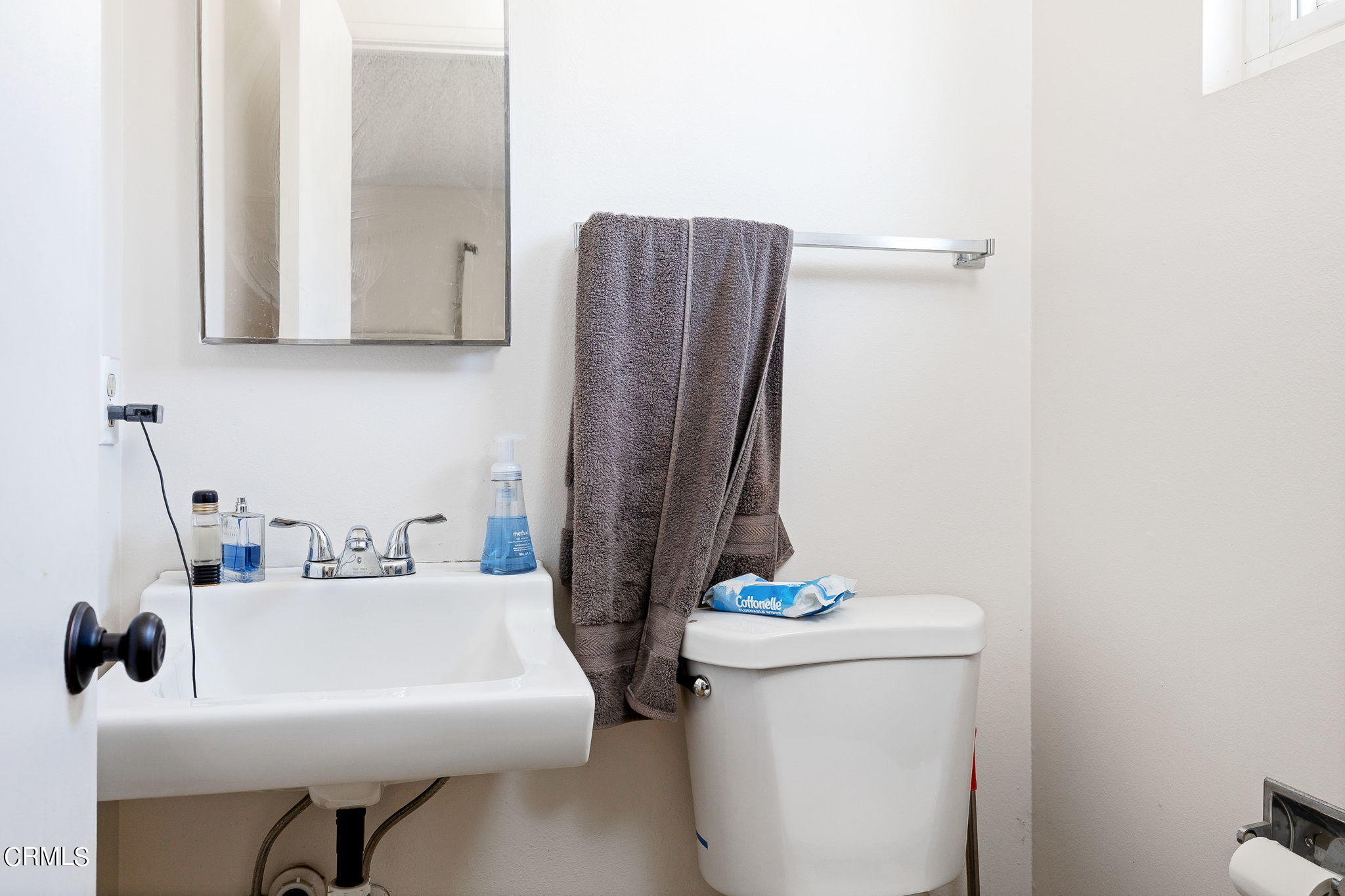921 North M Street Oxnard, CA 93030 - Photo 27 of 32 Half Bath Unit B