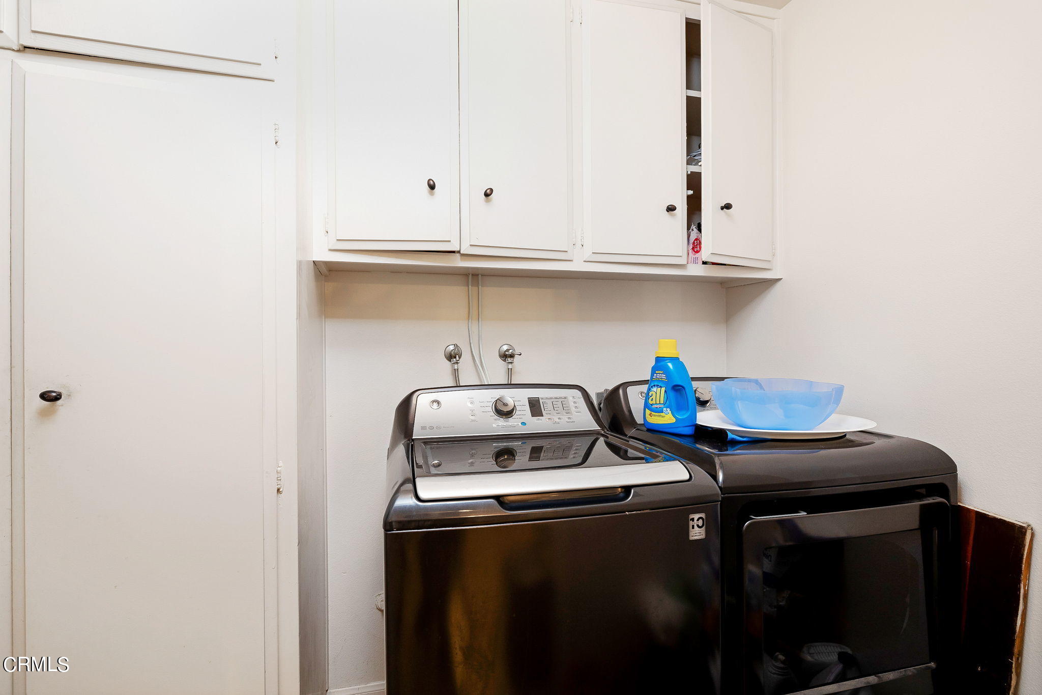 921 North M Street Oxnard, CA 93030 - Photo 30 of 32 laundry area off kitchen Unit B