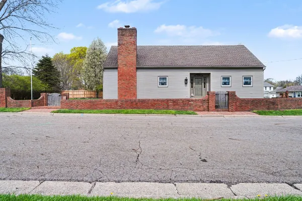 $525,000 | 519 East Spruce Street, Marshall, MI 49068