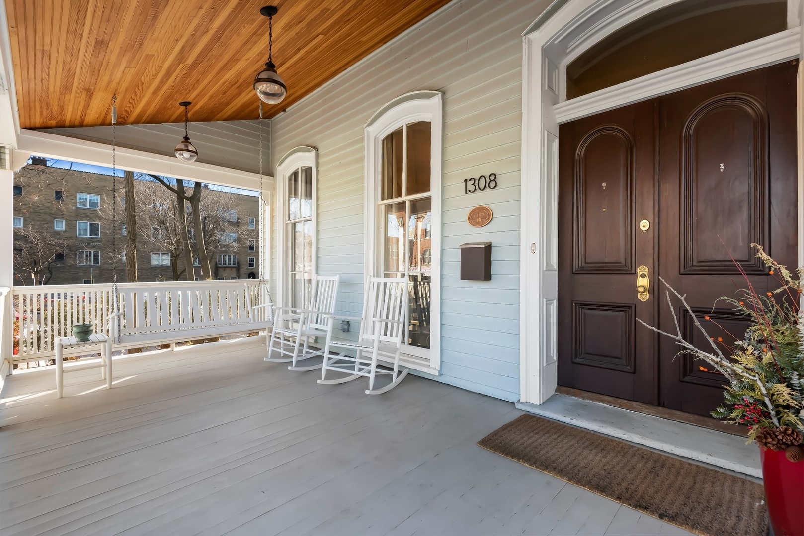 Undisclosed Address Evanston, IL 60201 - Photo 22 of 27 a view of an entryway with a door