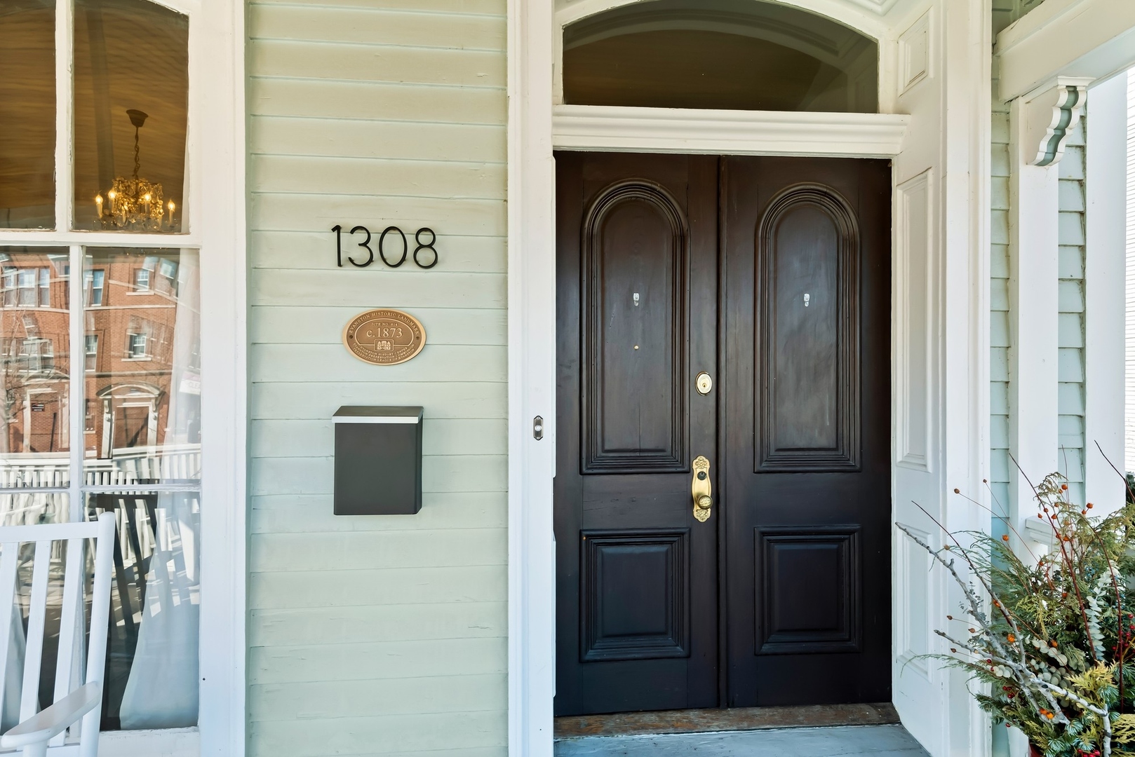 Undisclosed Address Evanston, IL 60201 - Photo 3 of 27 a view of front door