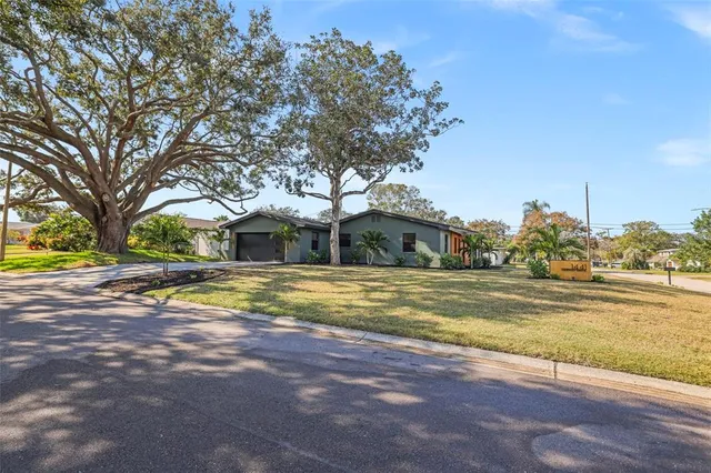 $899,000 | 1441 Fairway Drive, Dunedin, FL 34698