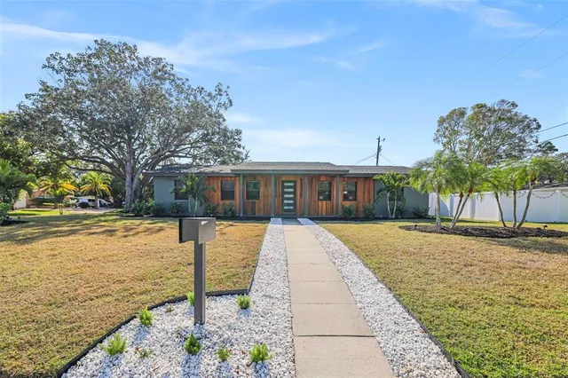 $799,000 | 1441 Fairway Drive, Dunedin, FL 34698