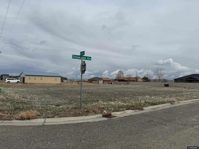 $52,500 | 602 North Road 11, Worland, WY 82401