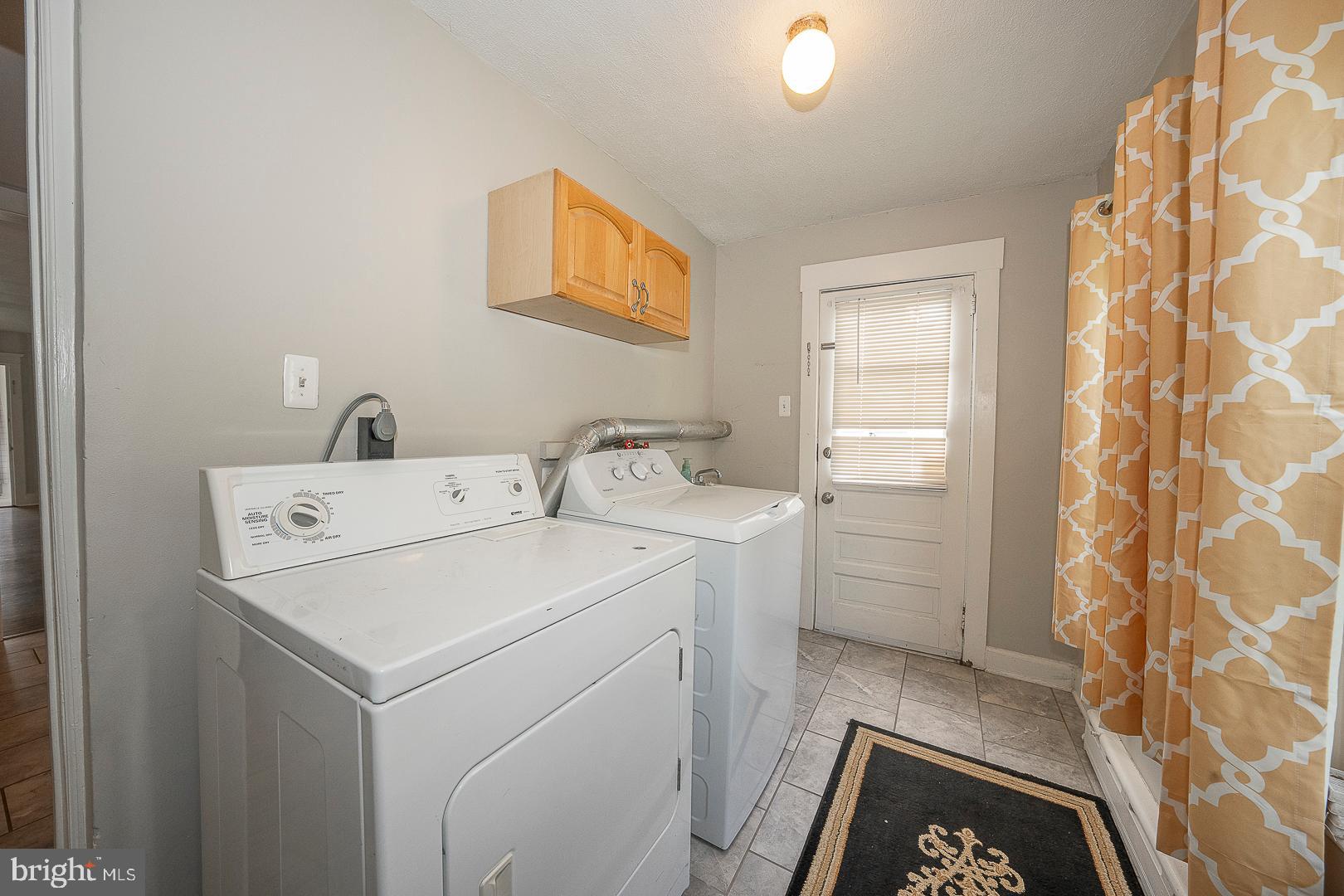 232 Powell Road Springfield, PA 19064 - Photo 21 of 40 Main floor laundry/mud room